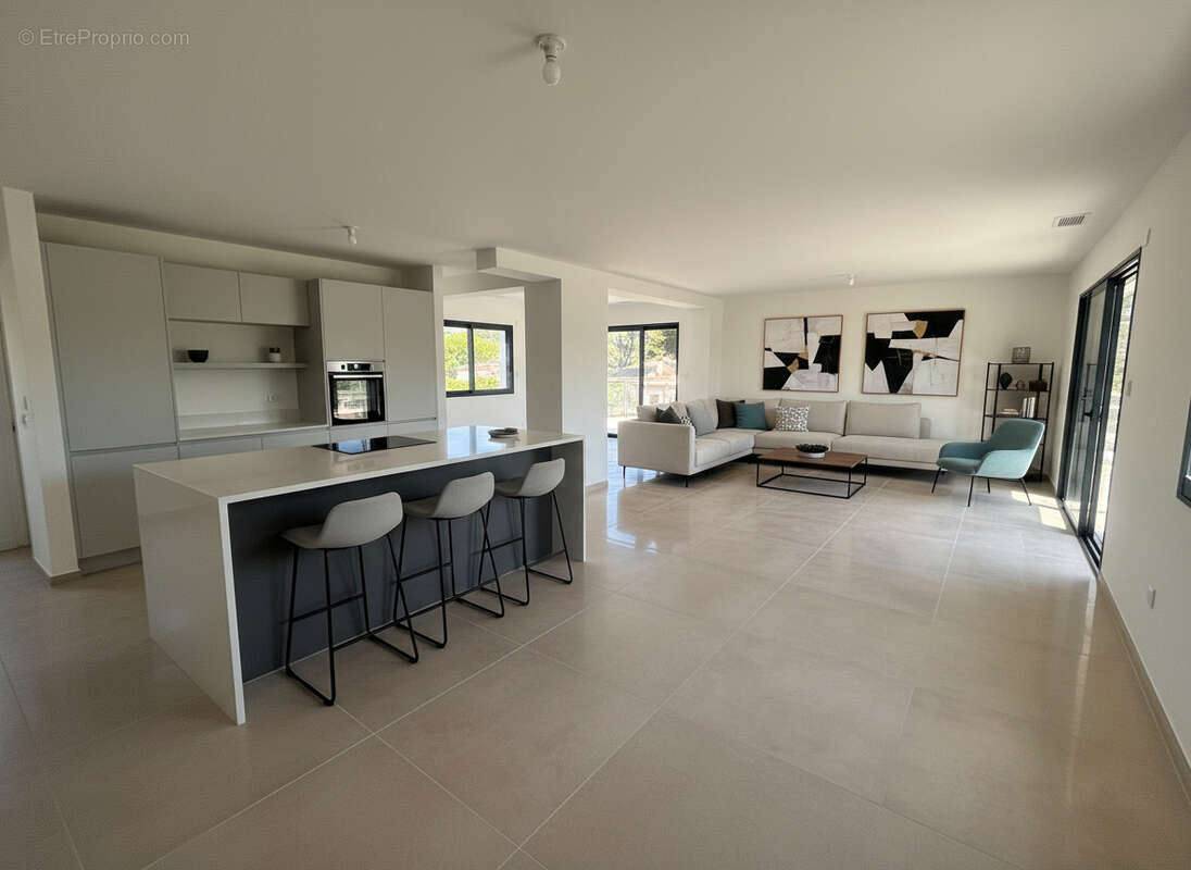 Appartement à CARRY-LE-ROUET