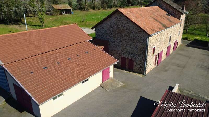 Maison à SAINT-LEONARD-DE-NOBLAT