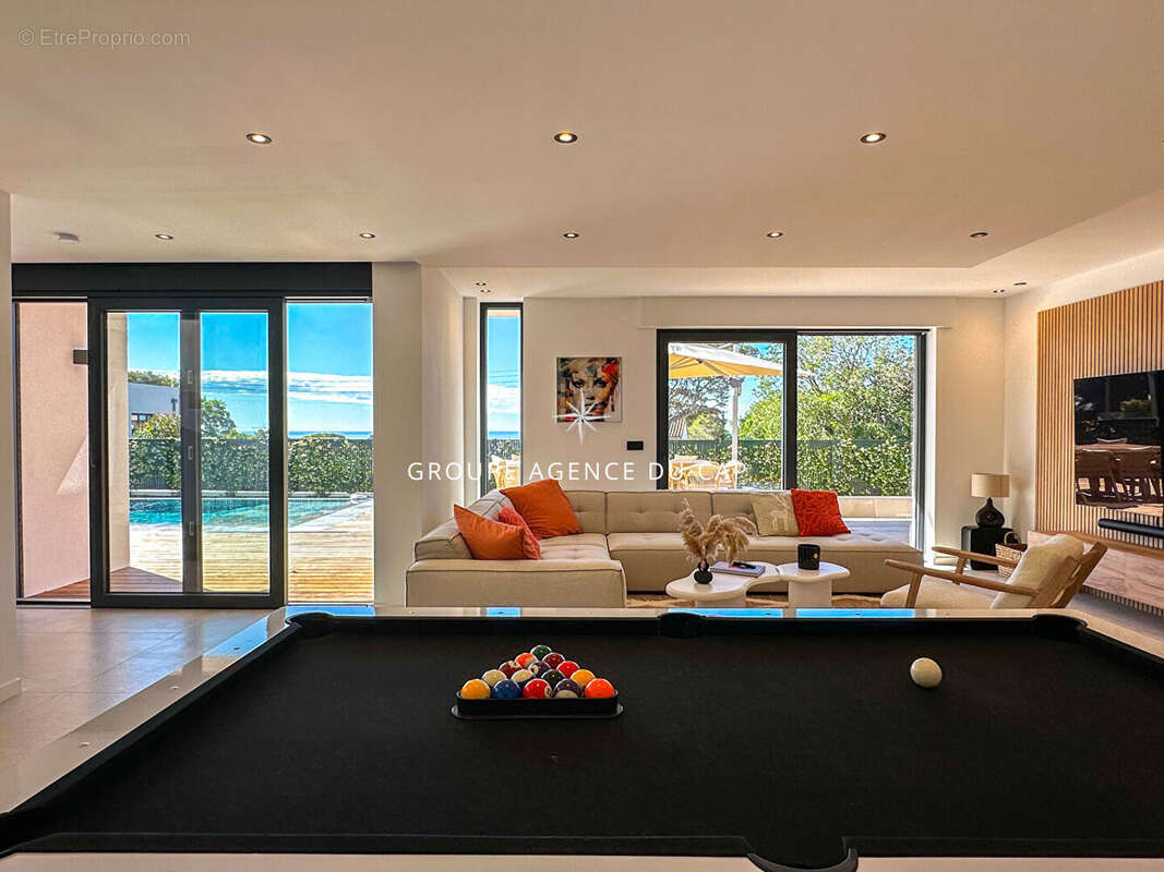 Villa de 260m2 avec vue mer piscine jacuzzi,a 300 mètres des plages des issambres - photo 5