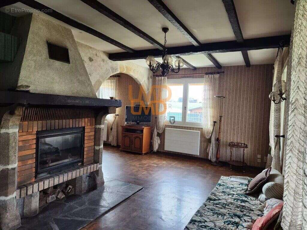 maison T7 sur sous-sol avec piscine sur 1653 m² de terrain clôt - photo 5