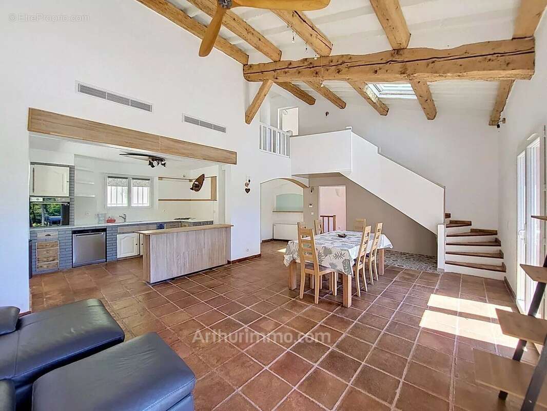 Maison à LES ADRETS-DE-L'ESTEREL