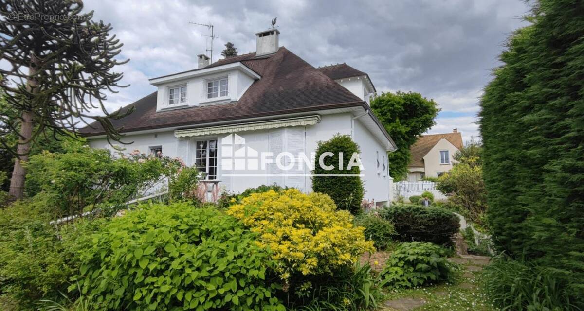 Maison à YERRES