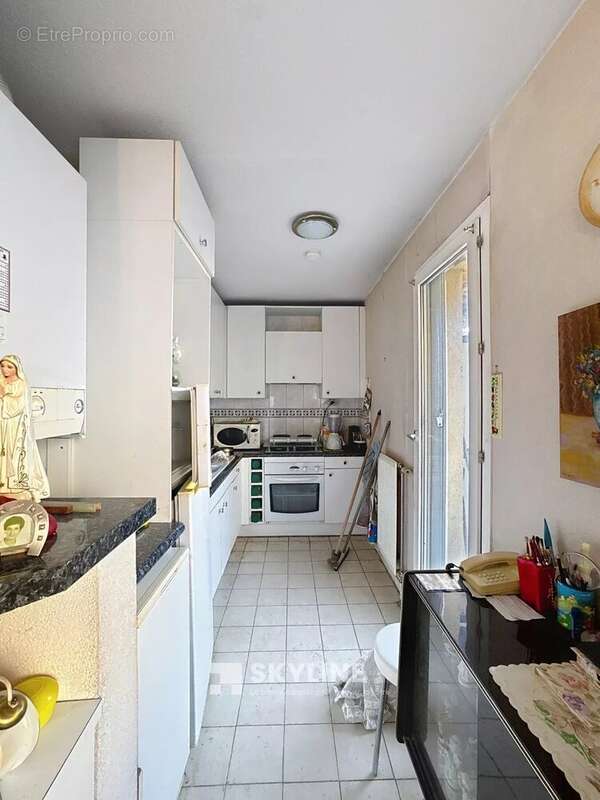 Appartement à MARSEILLE-4E
