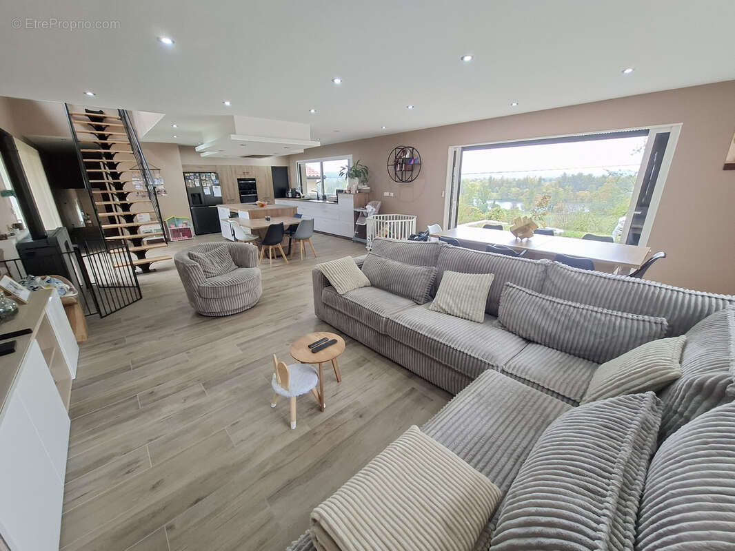 Maison à SAINT-PIERRE-DE-BOEUF