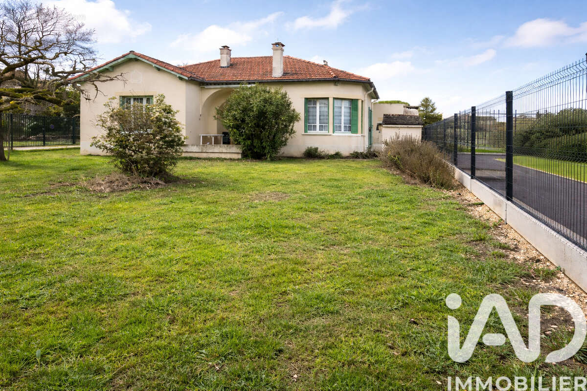 Photo 2 - Maison à VALREAS