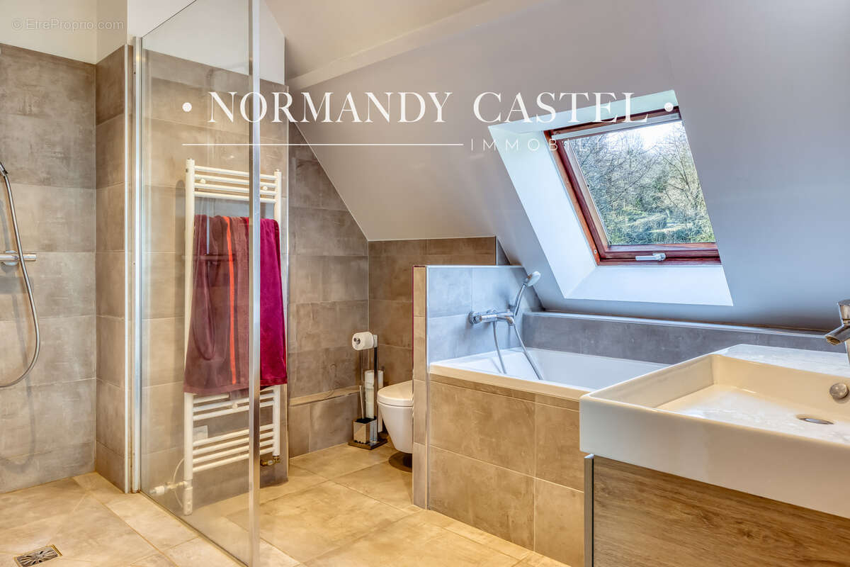 Maison à CRICQUEBOEUF