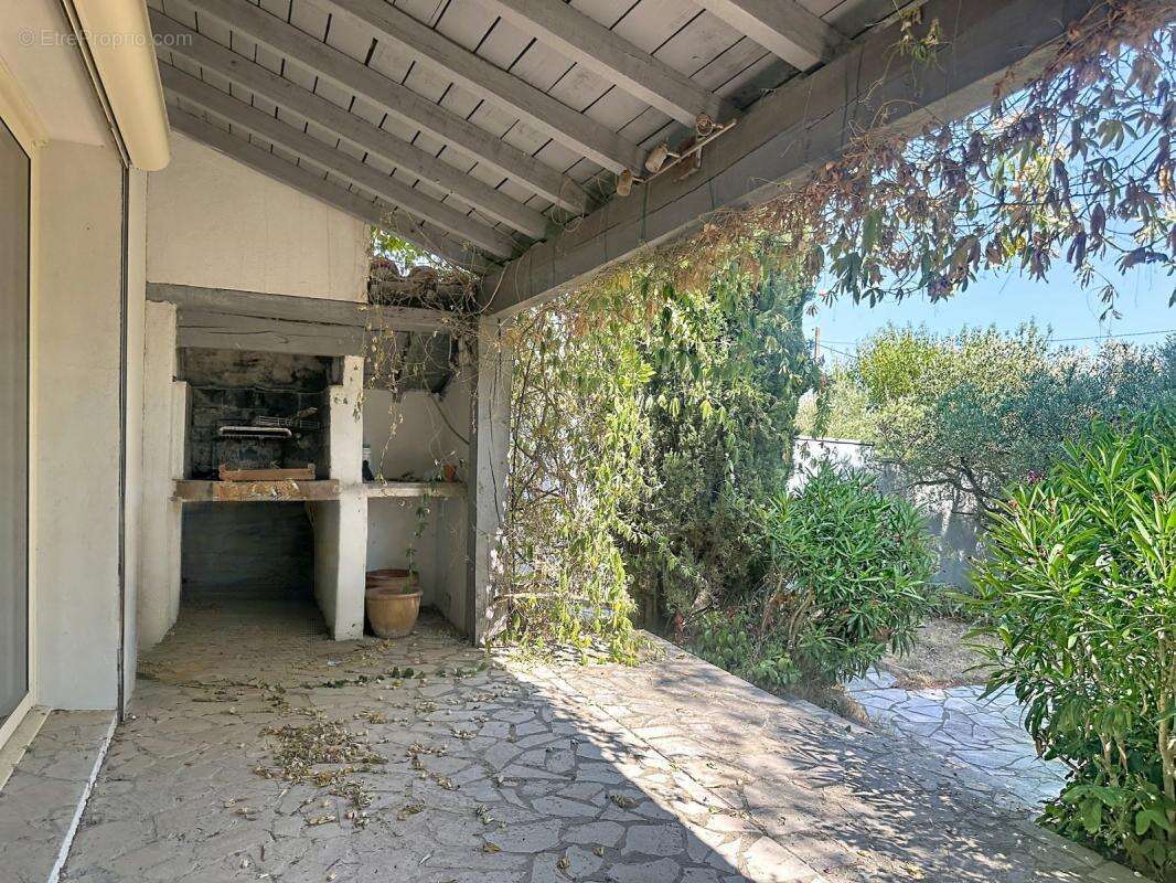 Sur les hauteurs d'aramon maison indivduelle t6 165m ² sur 886 m² - photo 6
