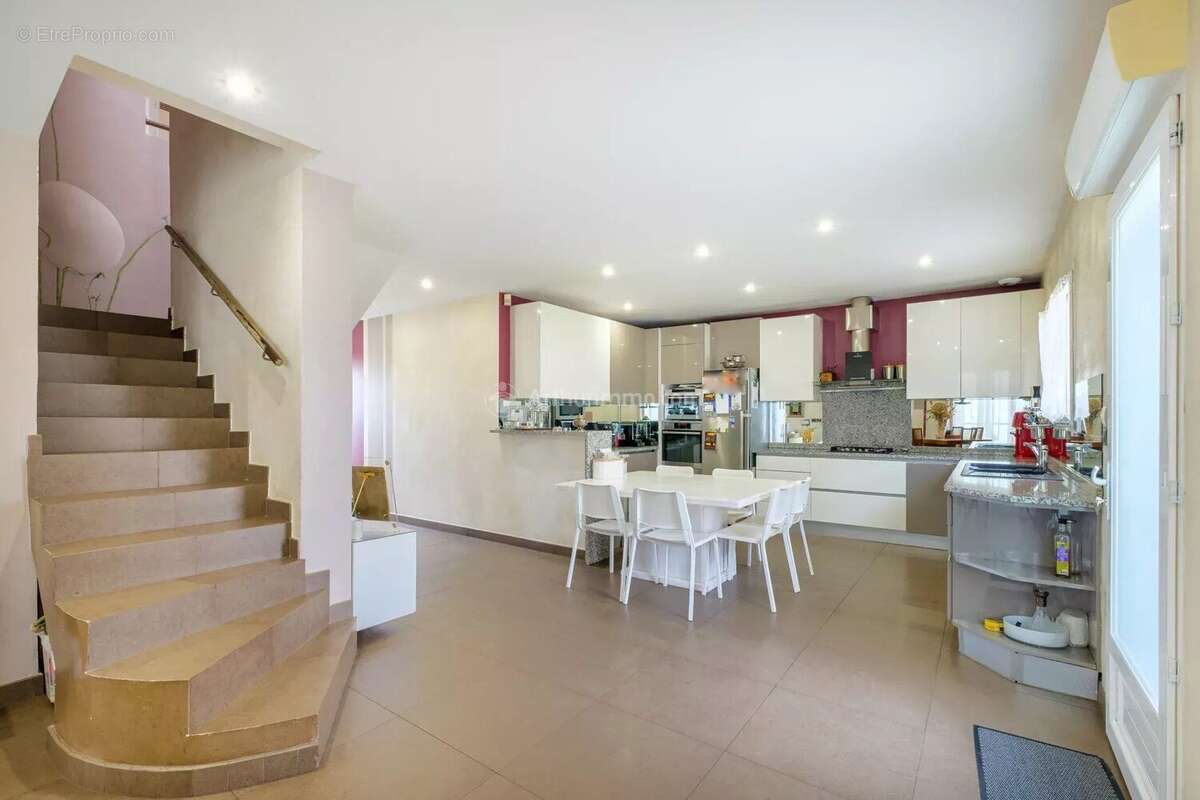 Maison à VILLEURBANNE