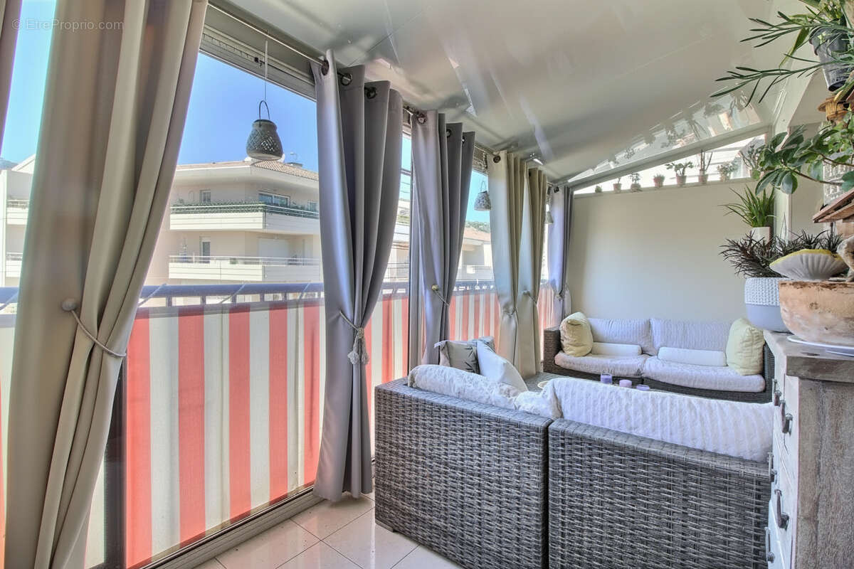 Appartement à MANDELIEU-LA-NAPOULE