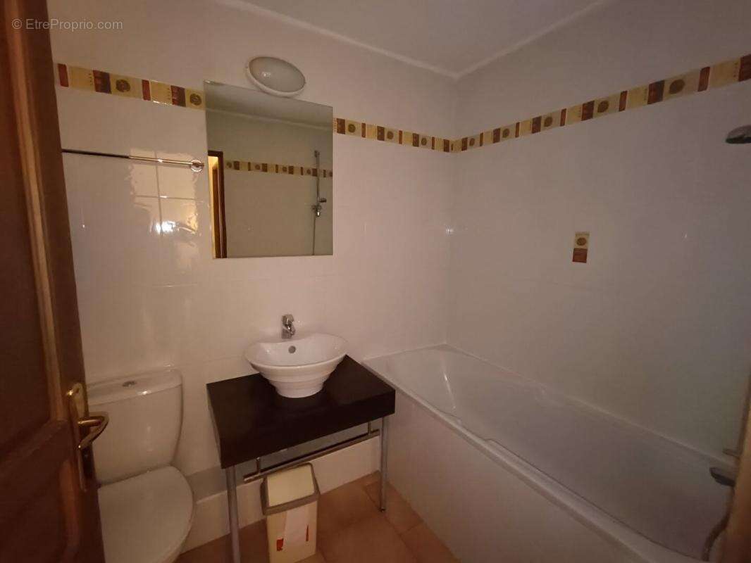 Appartement à BARJAC