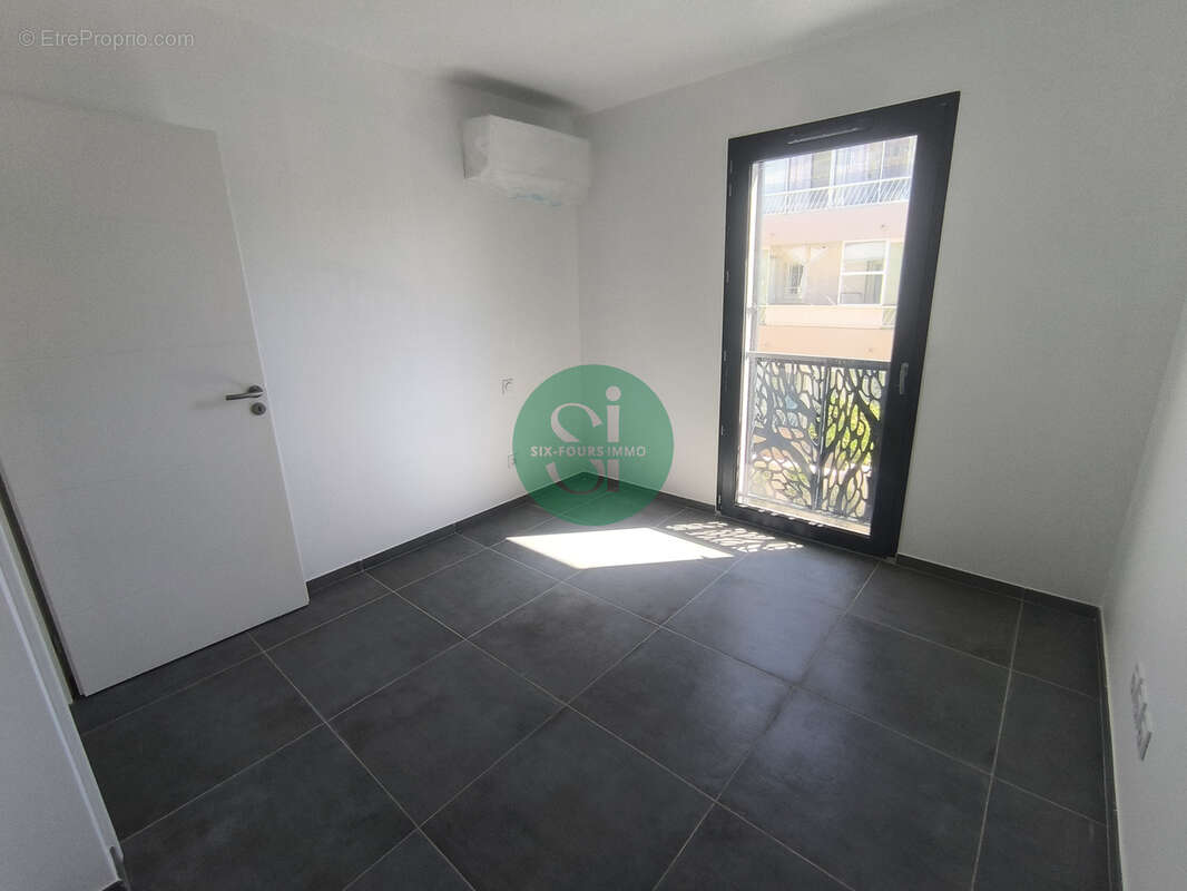 Appartement à SIX-FOURS-LES-PLAGES