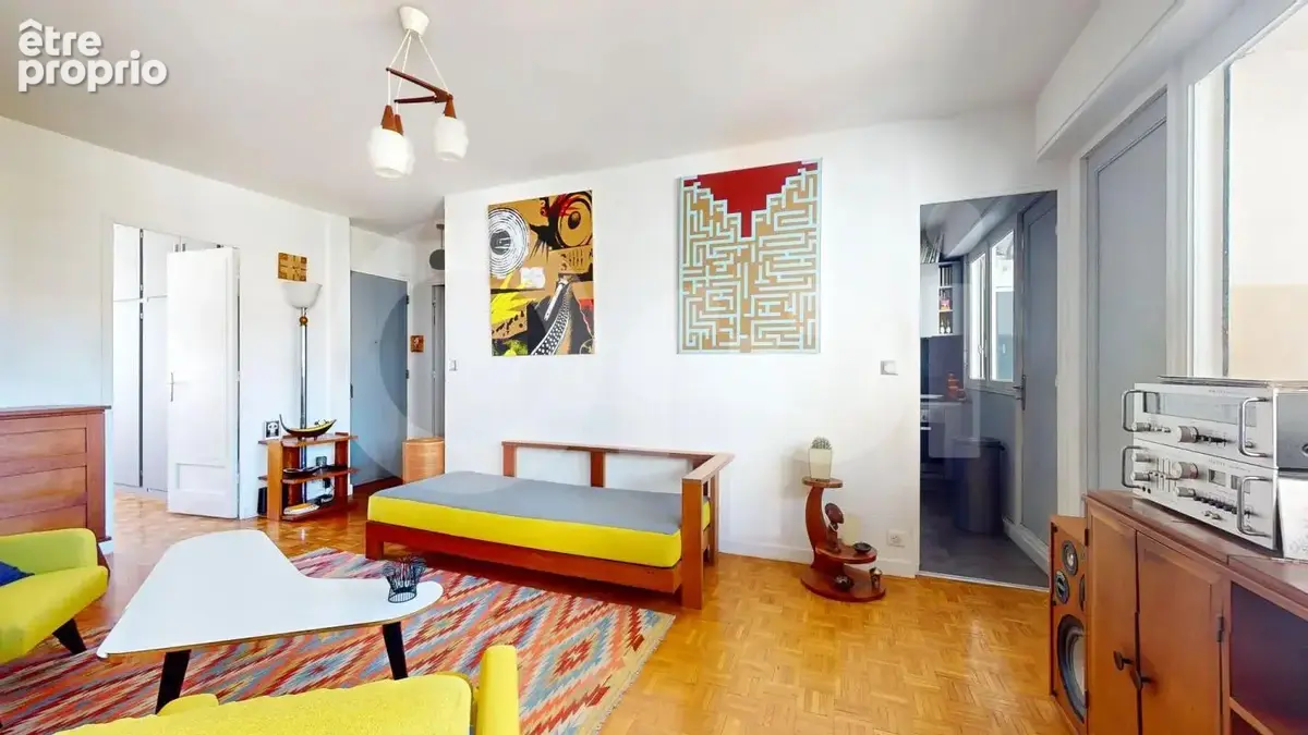 T3 traversant 68 m² – Saint-Irénée – Ravalement et isolation payés par le vendeur - photo 2