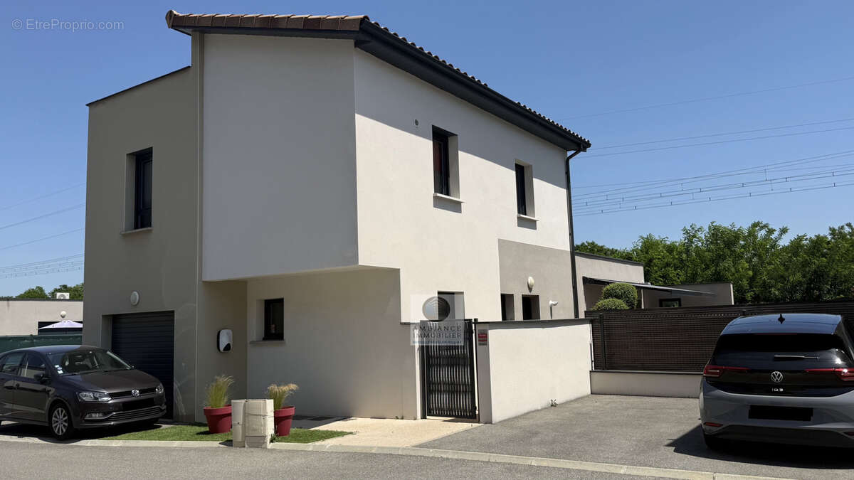 Maison à GUILHERAND-GRANGES