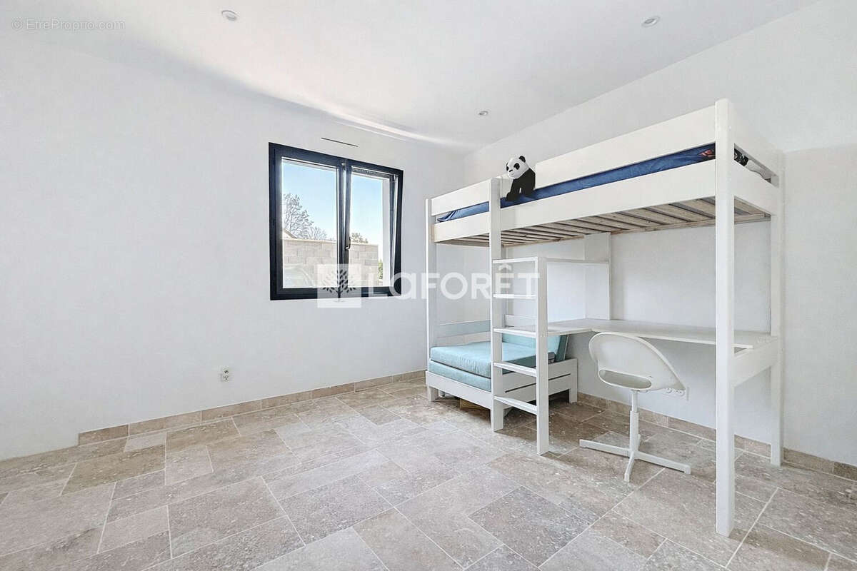 Maison à FONTAINE-LA-GUYON