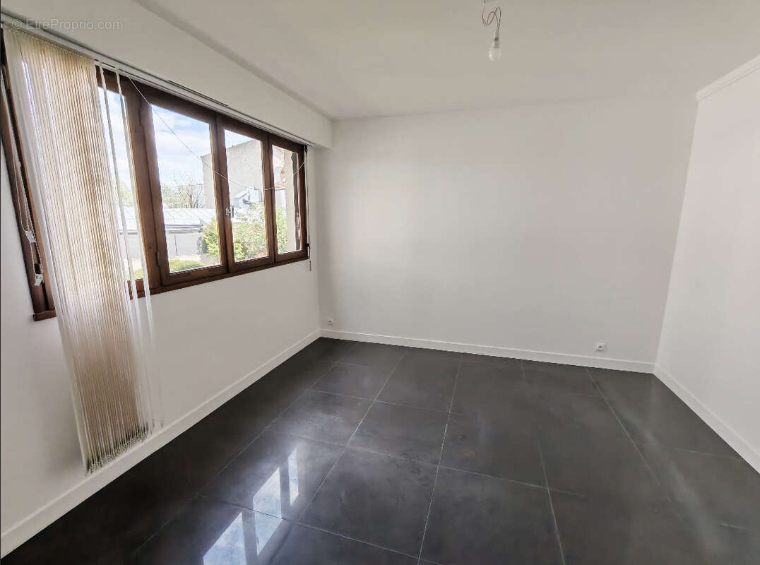 Appartement 3 pièces REFAIT à NEUF - 1 min à pieds du RER E CHELLES - photo 6