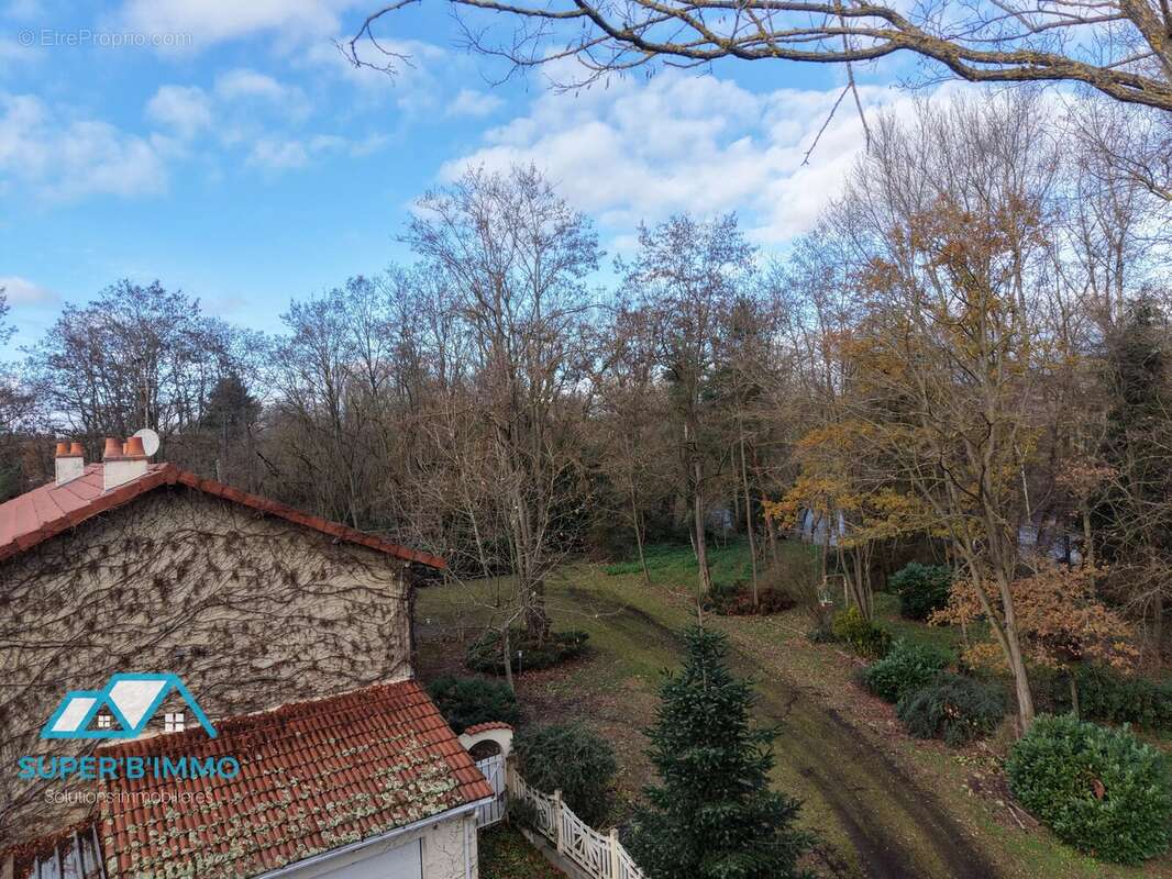 Appartement à VEZEZOUX