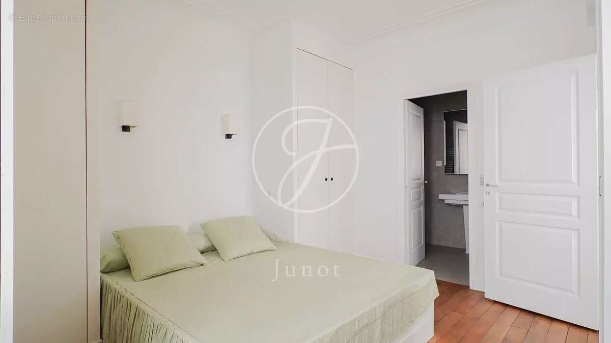 Appartement à PARIS-3E