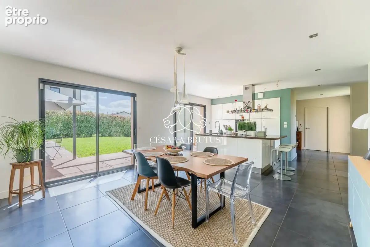 Maison 7 pièces 180 m² à vendre à Sathonay-Village (69580) - photo 6