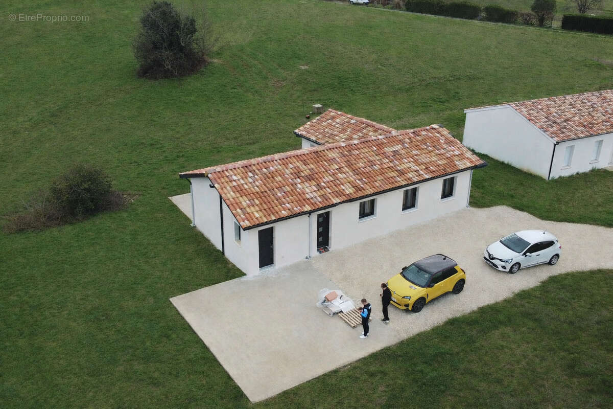 Maison à SAINT-ROMAIN-LE-NOBLE