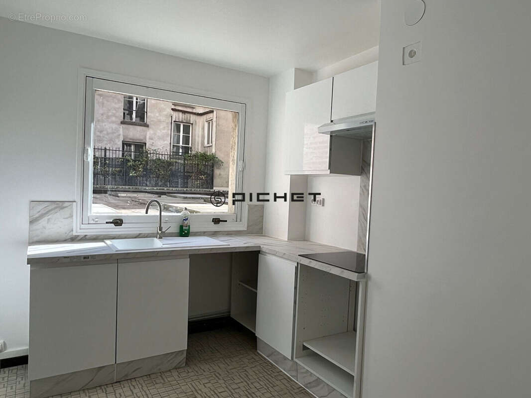 Paris 17ème - Ternes / Champerret - Studio de 35,18 m² avec cave et ascenseur - photo 11