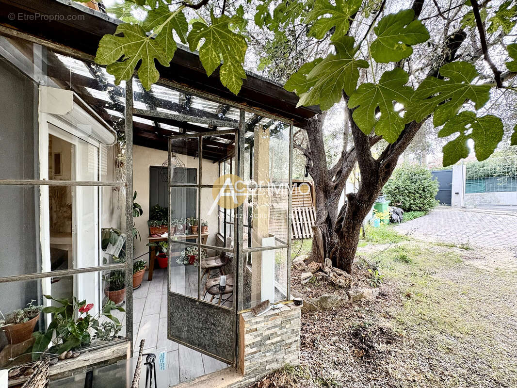 Toulon-4 chemins des Routes-Maison 2 chambres-Jardin - photo 3