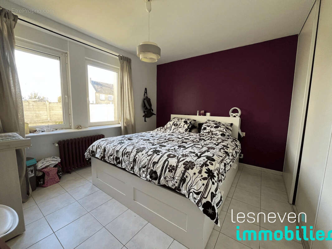 Appartement à PLOUVIEN