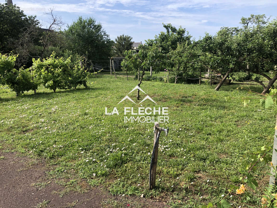 Maison à LA CHAPELLE-D'ALIGNE