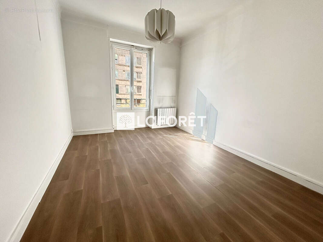 Appartement à MARSEILLE-2E
