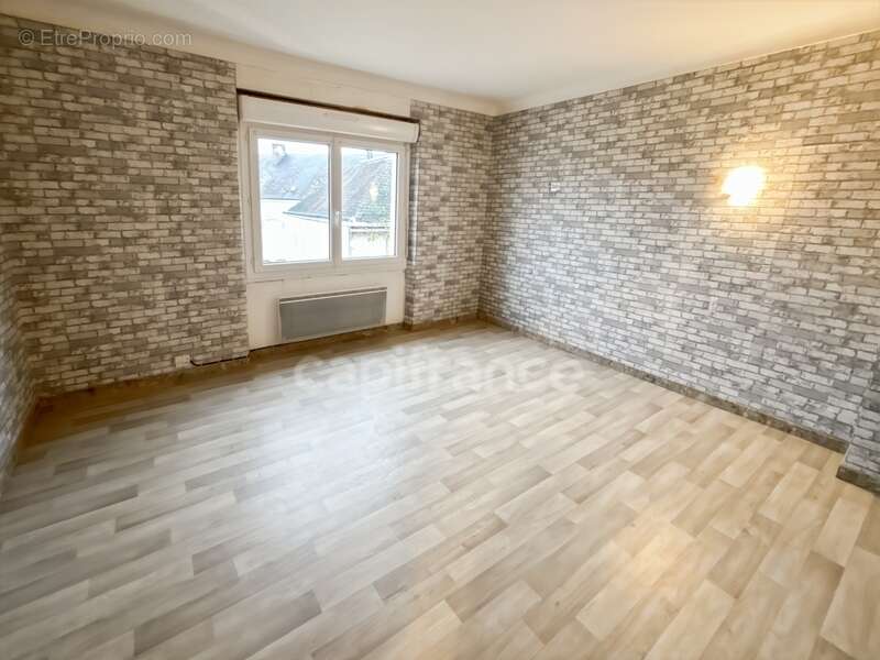 Maison à MAROLLES-LES-BRAULTS