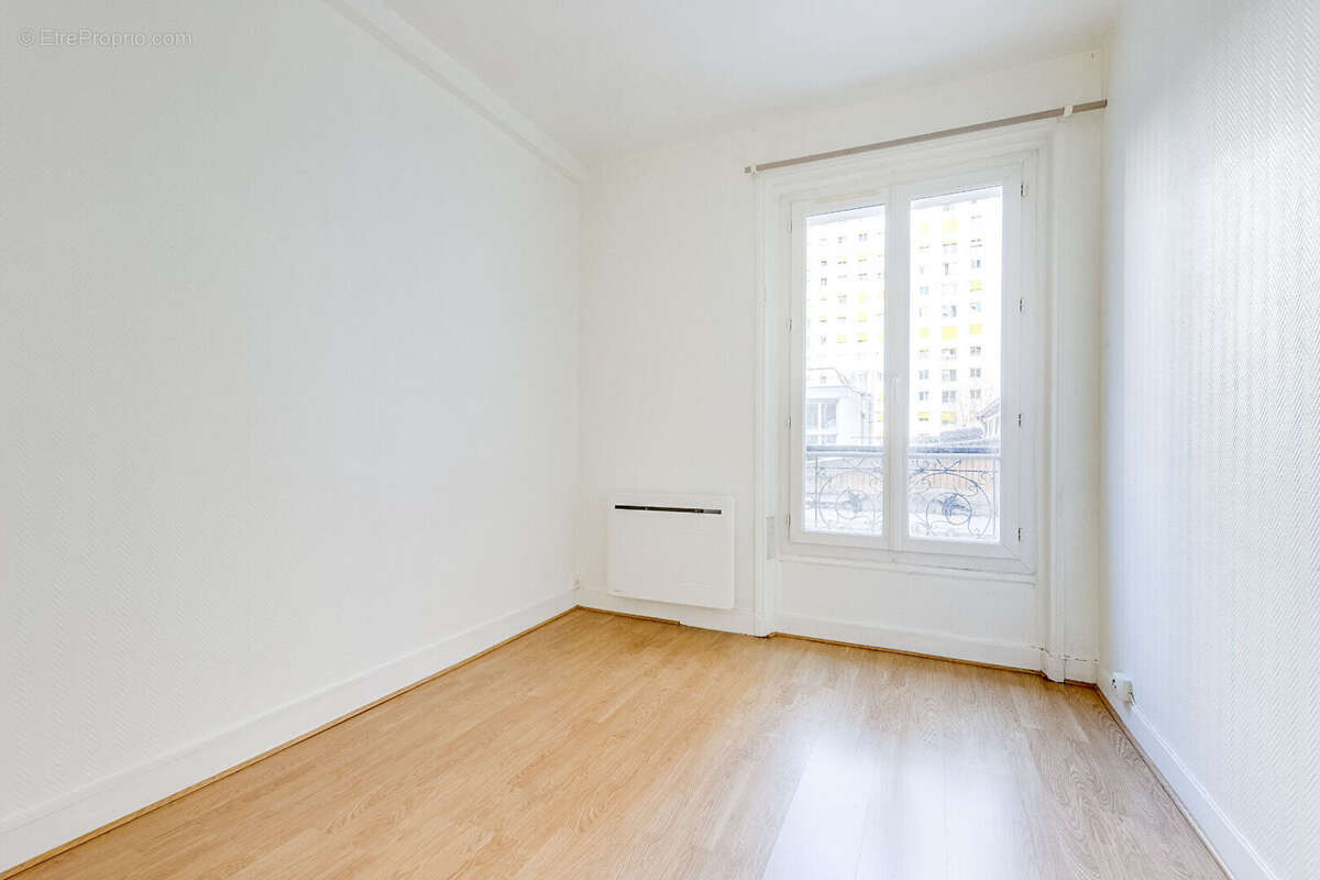 Appartement à PARIS-14E