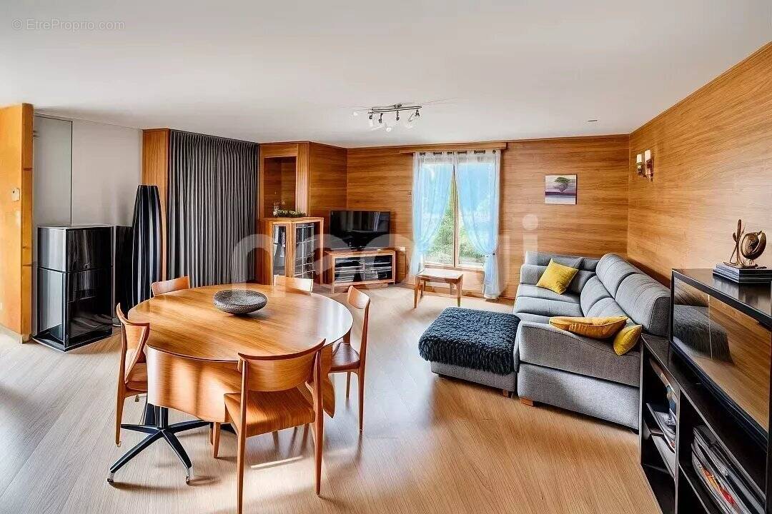 Maison à SAINT-AGOULIN