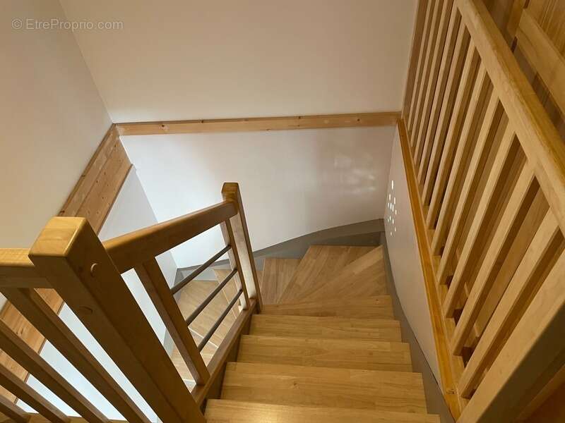 Maison récente 70 m² — Le Mont-Dore (Massif du Sancy) — 2 chambres — terrasse (22  m²)— grand garage (44 m²) - photo 10