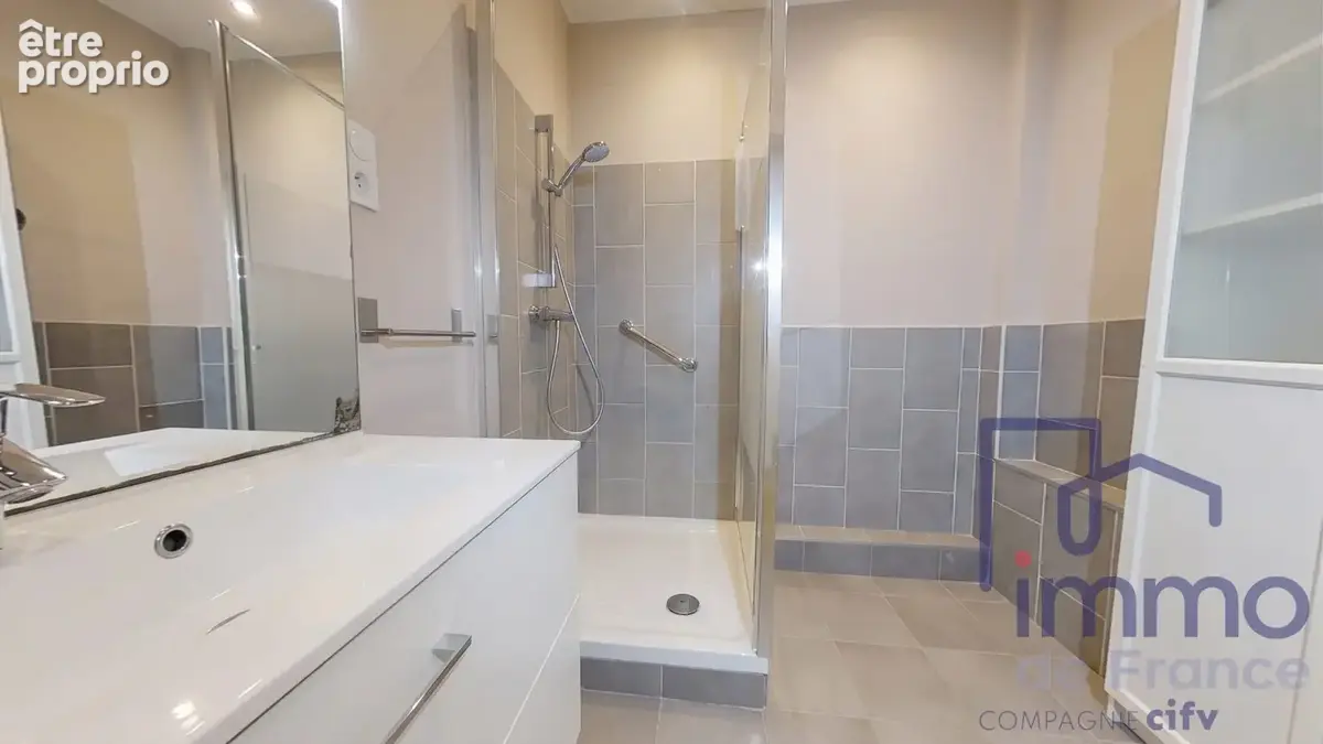 Appartement 95 m² à Saint-Etienne  - photo 3