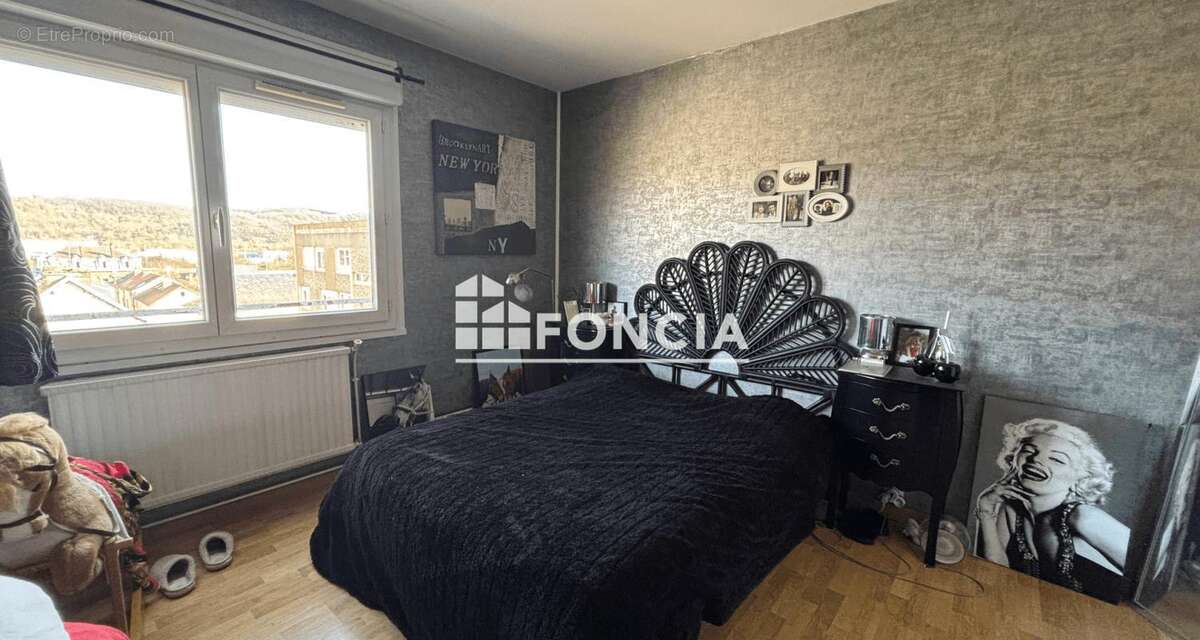 Appartement à SAINT-ETIENNE-DU-ROUVRAY