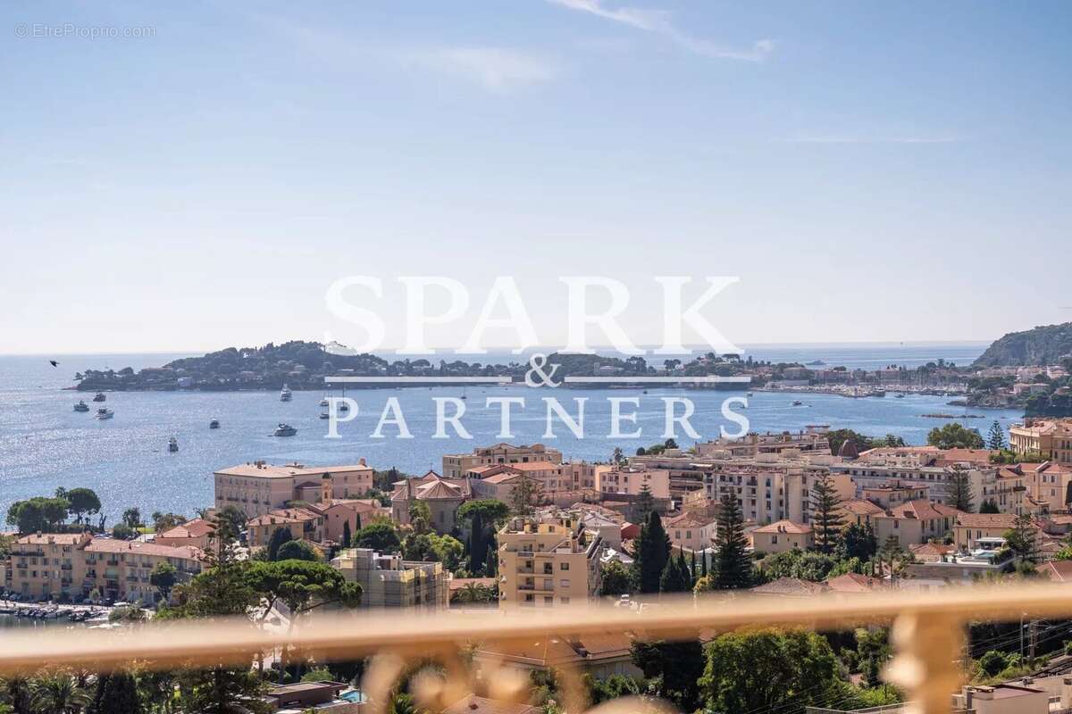 Appartement à BEAULIEU-SUR-MER