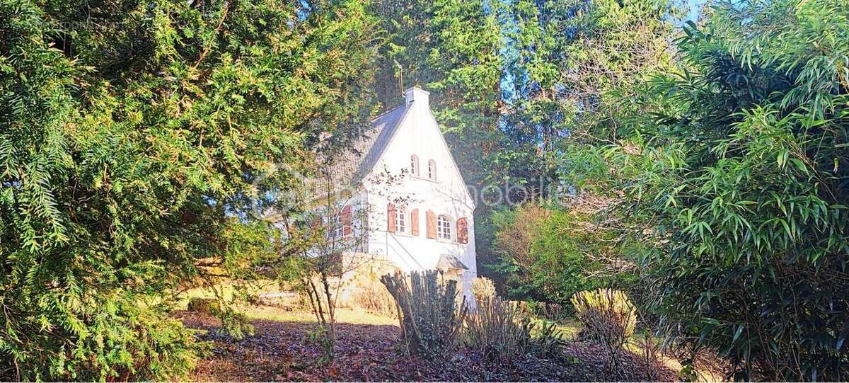 Maison à HUELGOAT