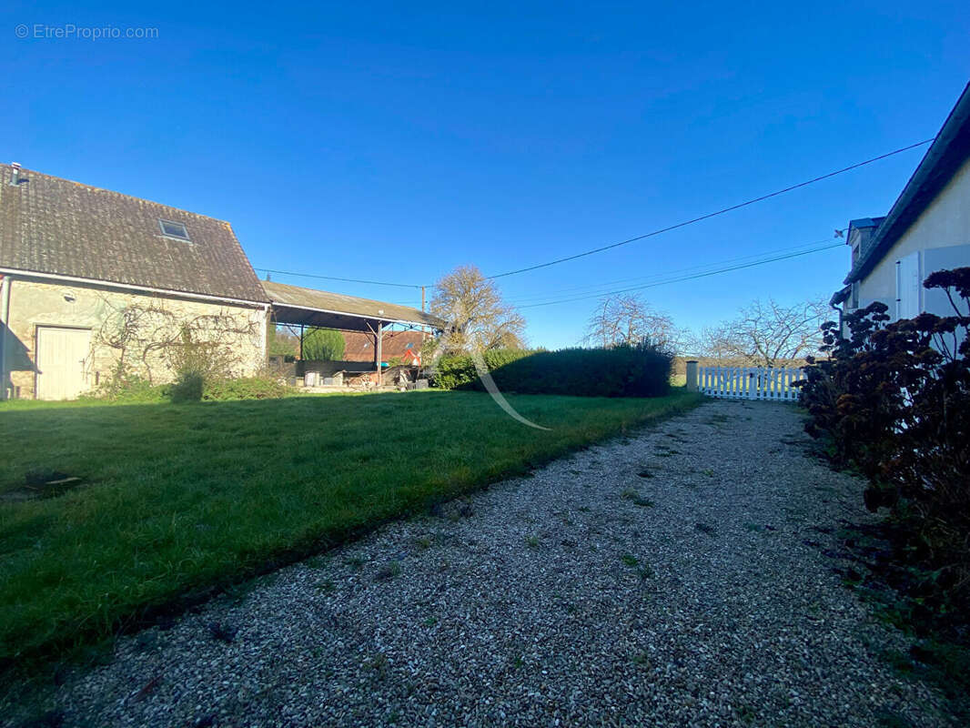Maison à CONTRES