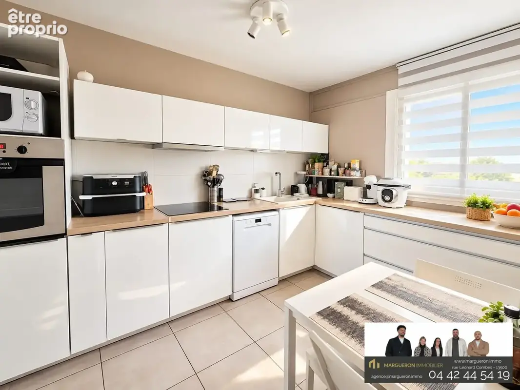 Appartement 4 pièces 82 m² à vendre à Martigues (13500) - photo 3