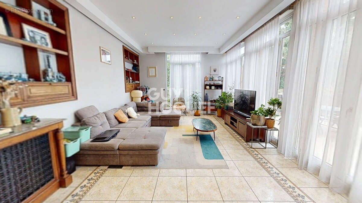 Maison à LES PAVILLONS-SOUS-BOIS