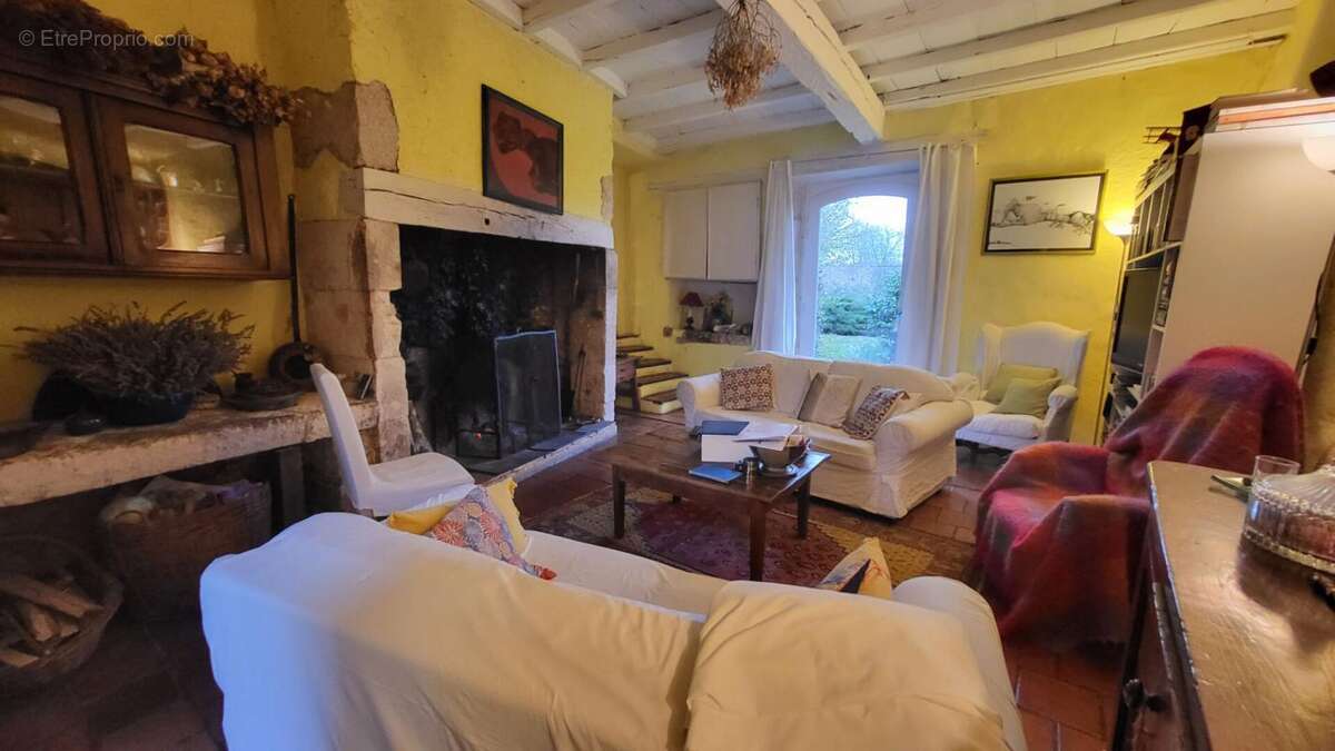 Maison à SAINT-JEAN-D&#039;ESTISSAC