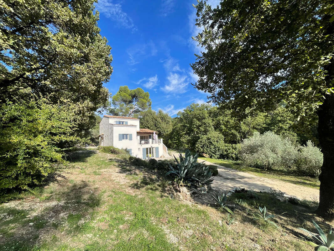 Maison à EGUILLES