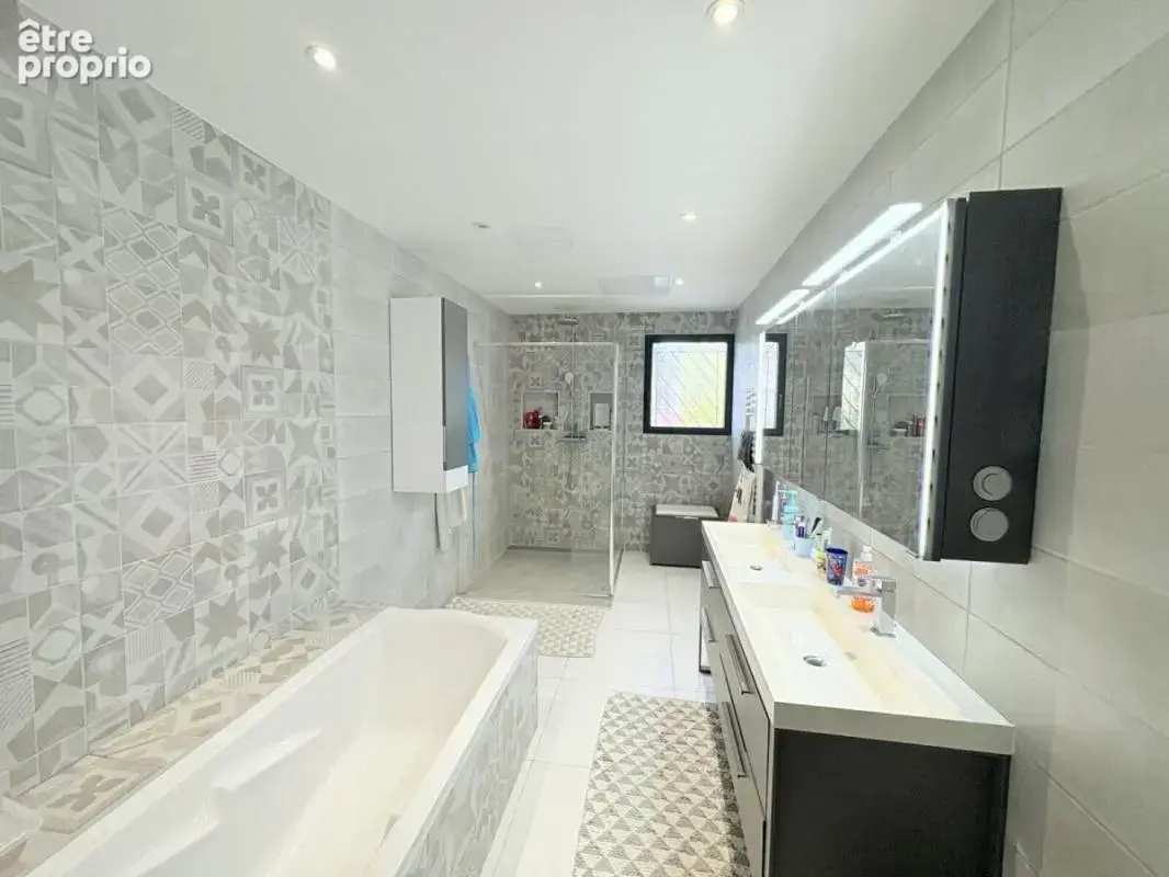 Maison - Castelnau-le-Lez - 220m² - photo 8