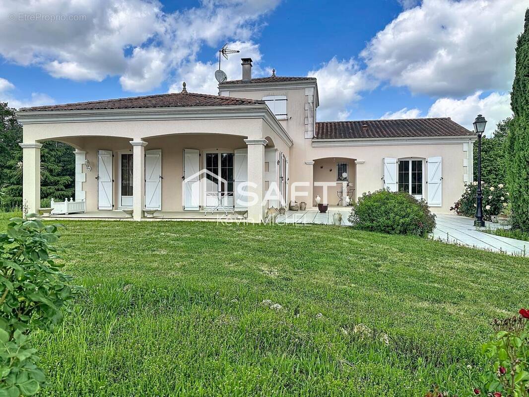 Photo 1 - Maison à CHIRAC