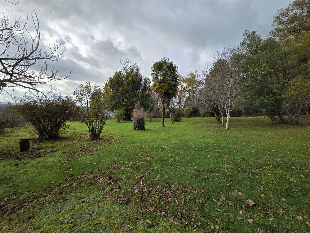 Maison à SAINT-MEDARD-D&#039;EXCIDEUIL