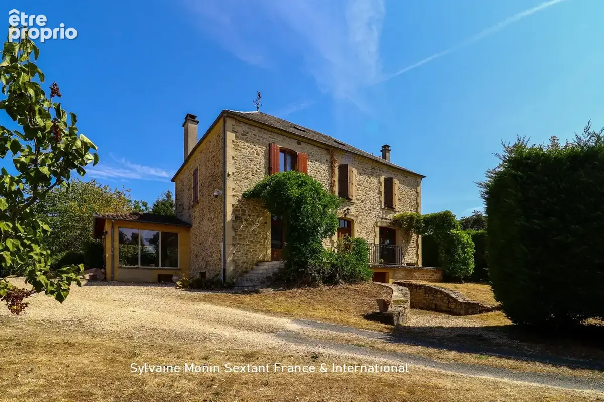 Elegante maison de caractère en pierre, 6 chambres, piscine, dépendances sur un terrain arboré de 5 000 m2 - photo 2