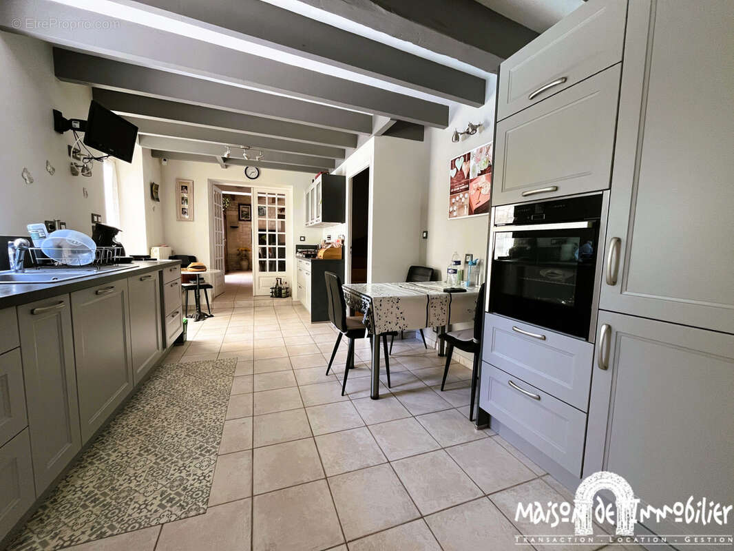 A vendre entre cognac et angouleme - ensemble immobilier  - 9 pieces - 353m2 - piscine - photo 5
