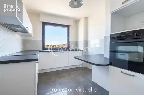 Appartement en hyper centre - Vue sur la Cathédrale - photo 1