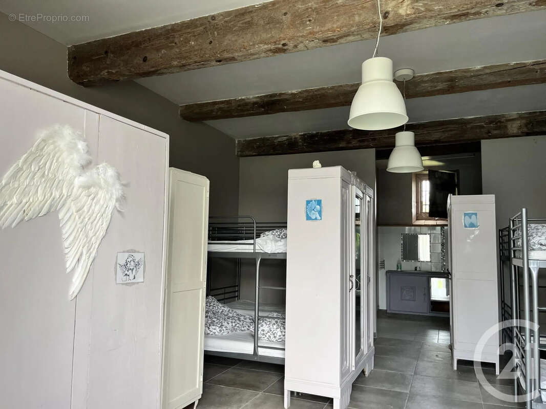 Maison à MAS-SAINTES-PUELLES