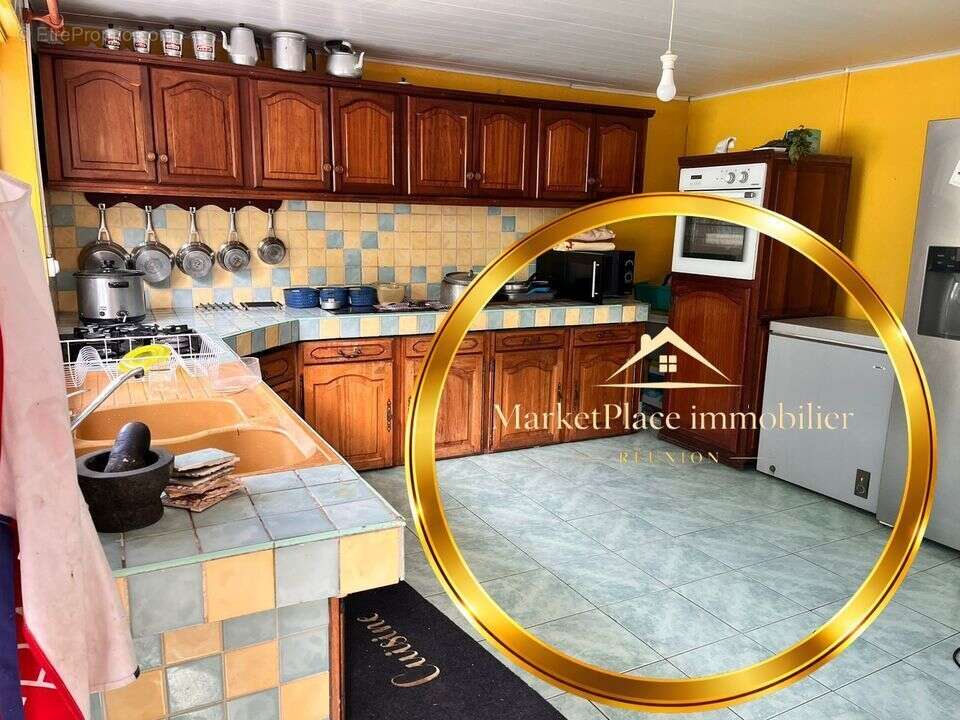 Maison 140 m² à Saint-Denis  - photo 13