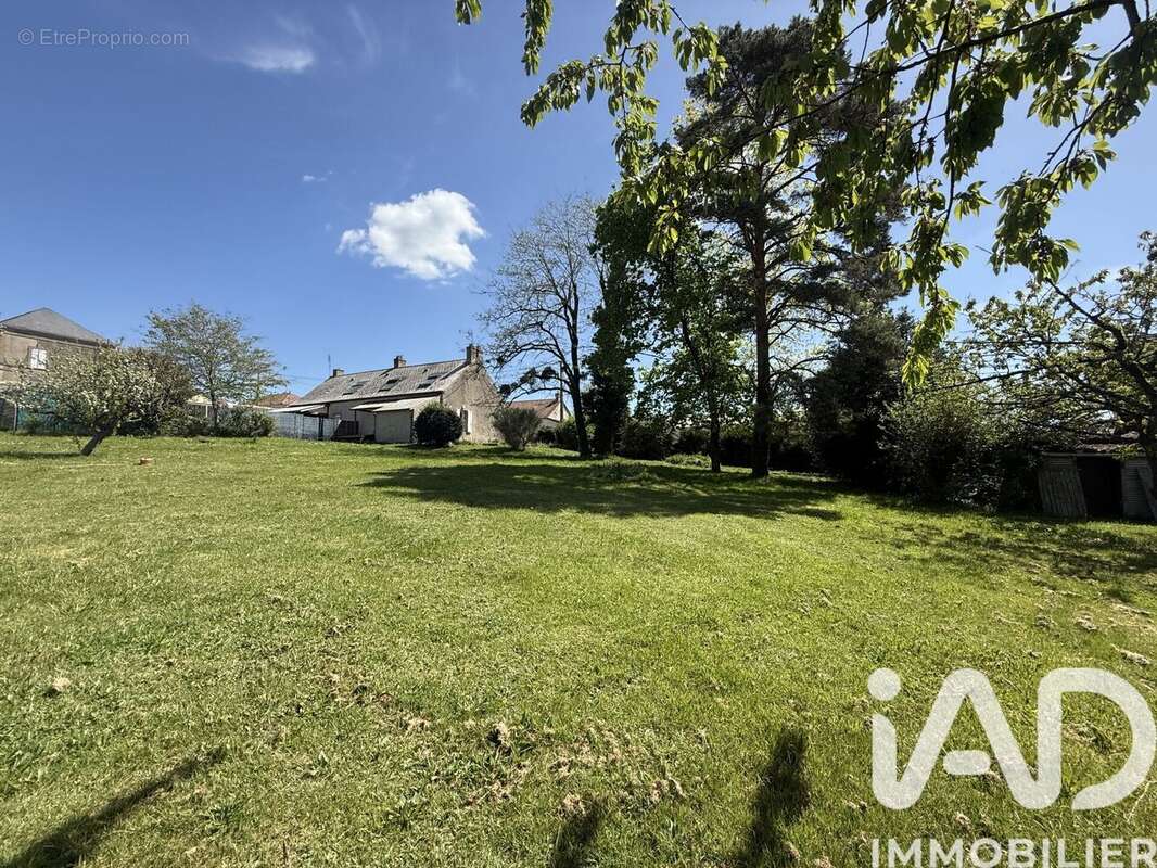 Maison 137 m² à Neuvy-Grandchamp  - photo 2